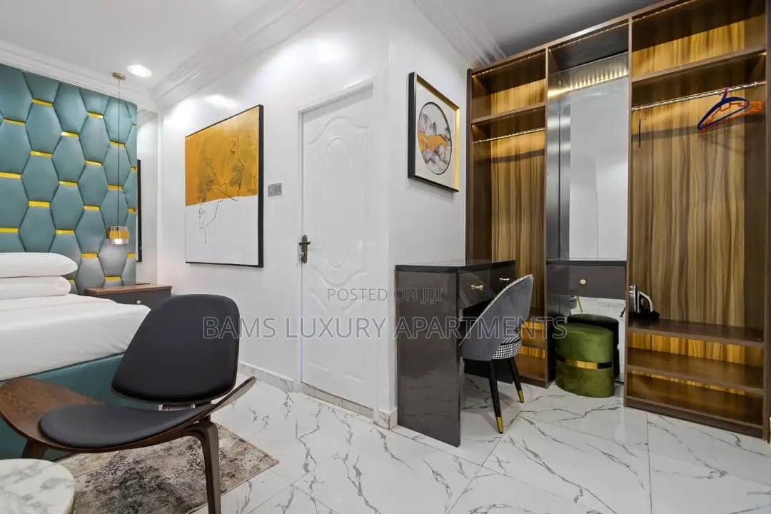 One Bed at Lekki Phase 1 in Lekki