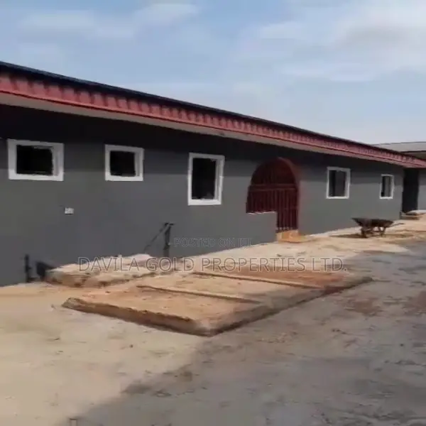 18bdrm Block of Flats in Benin City for sale in Benin City
