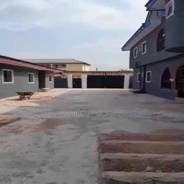 18bdrm Block of Flats in Benin City for sale in Benin City