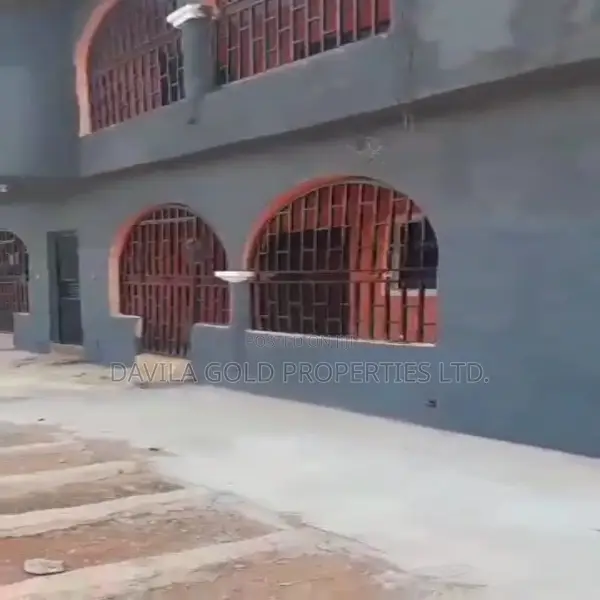 18bdrm Block of Flats in Benin City for sale in Benin City
