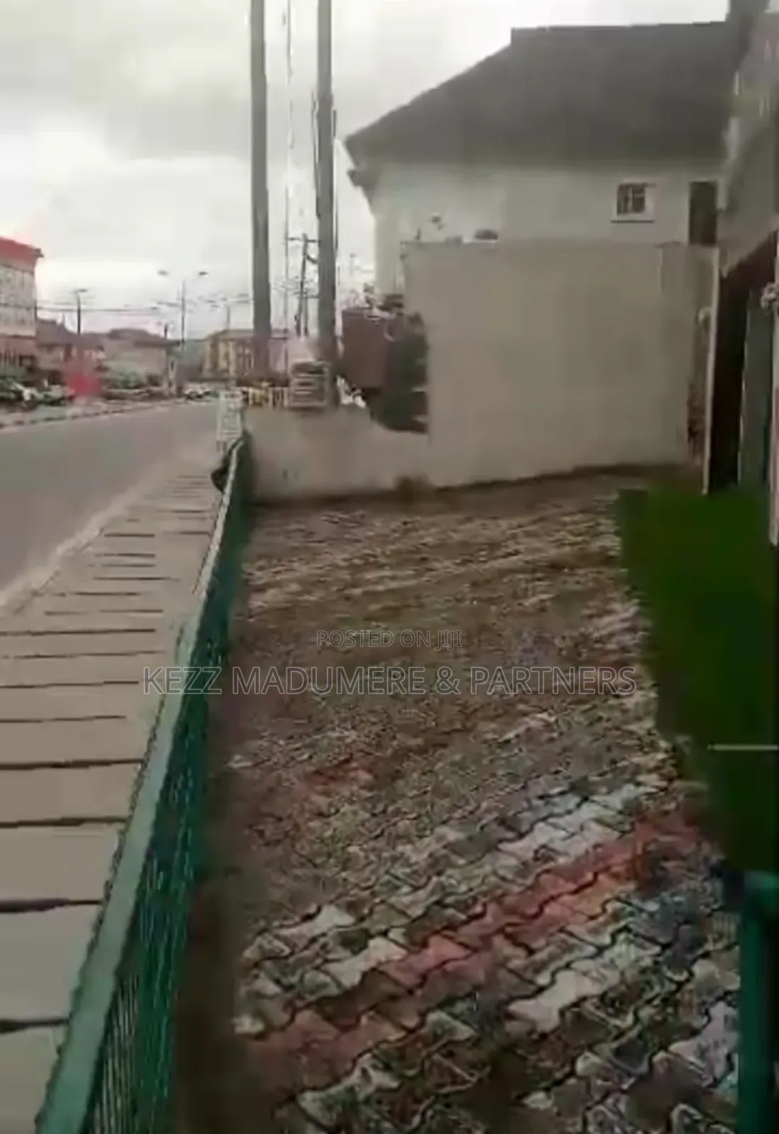 To Let : Duplex Shop at Rumuola Rd New Gra , Port Harcourt in Port-Harcourt