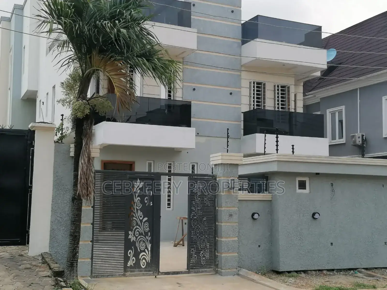 5bdrm Duplex in GRA Phase 2 Shangisha for sale in GRA Phase 2 Shangisha