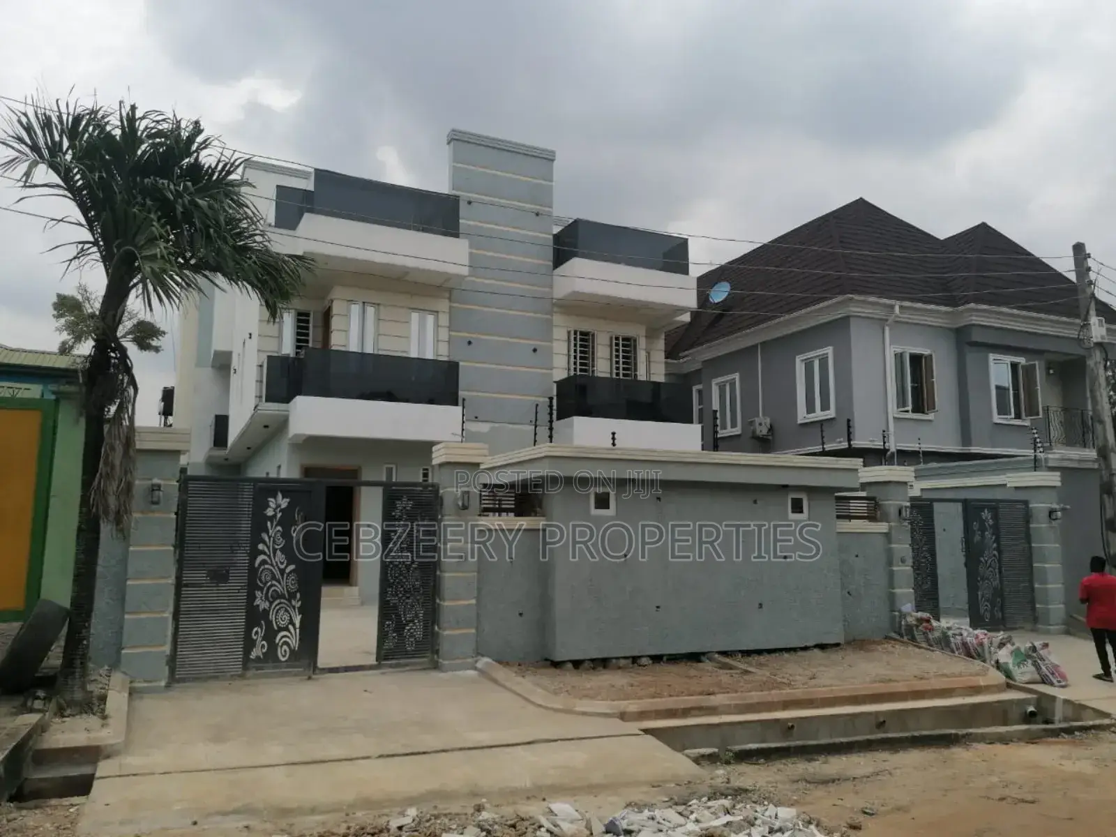 5bdrm Duplex in GRA Phase 2 Shangisha for sale in GRA Phase 2 Shangisha