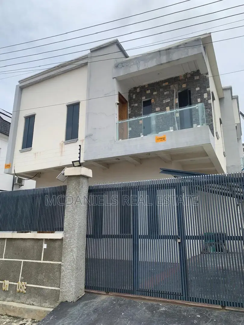 4bdrm Duplex in Chevron for sale in Chevron