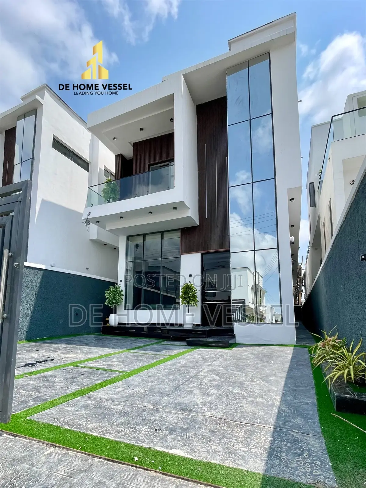 4bdrm Duplex in Lekki for sale in Lekki