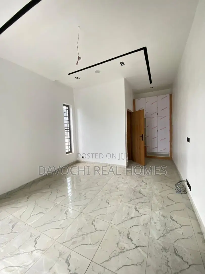 2bdrm Apartment in Ikate-Elegushi for sale in Ikate-Elegushi