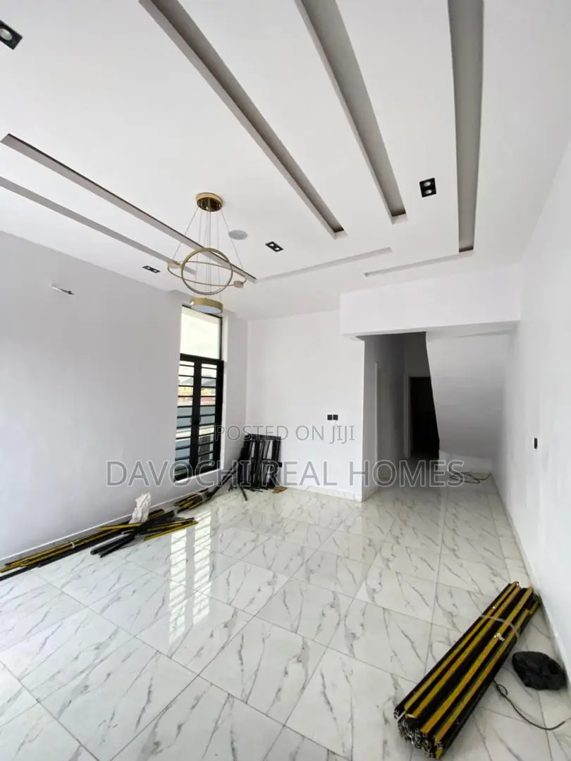 4bdrm Duplex in Ikota for sale in Ikota