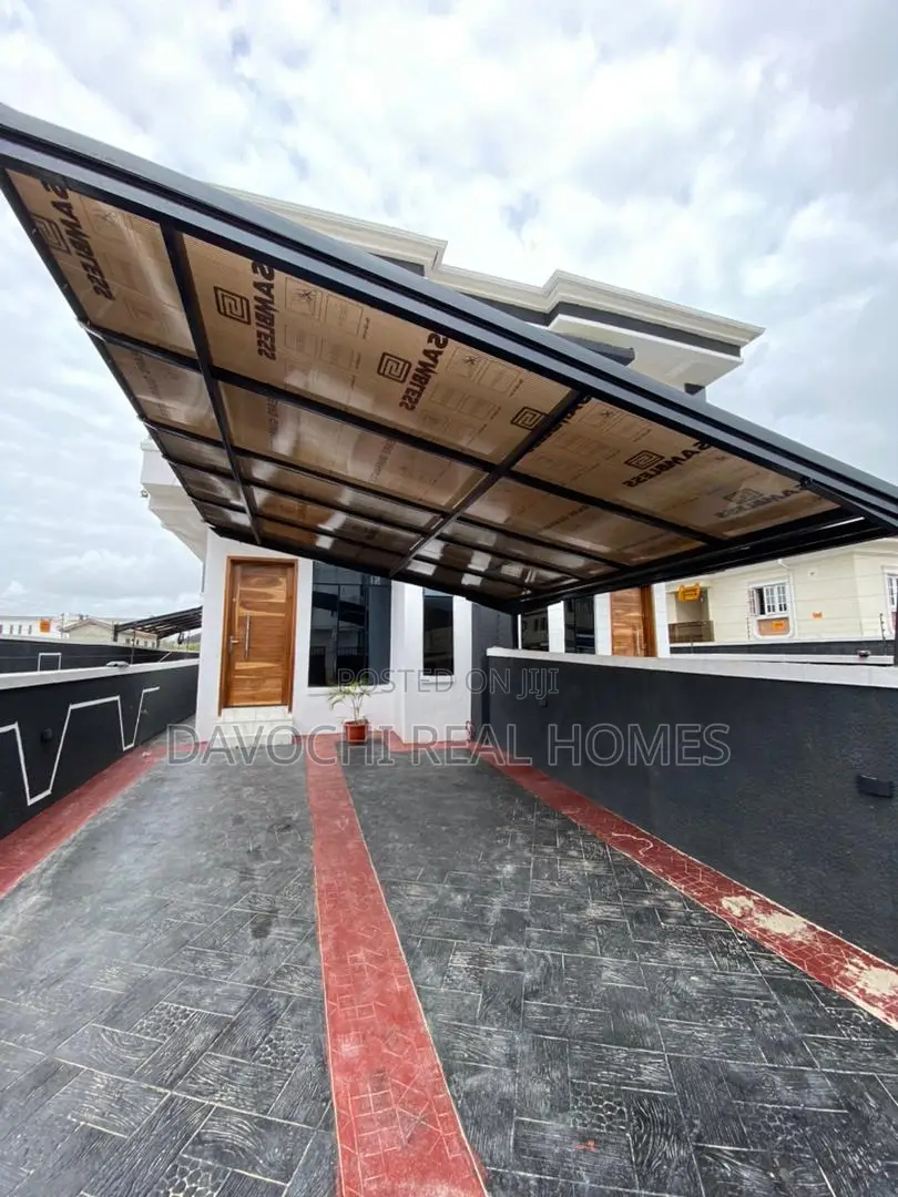 4bdrm Duplex in Ikota for sale in Ikota