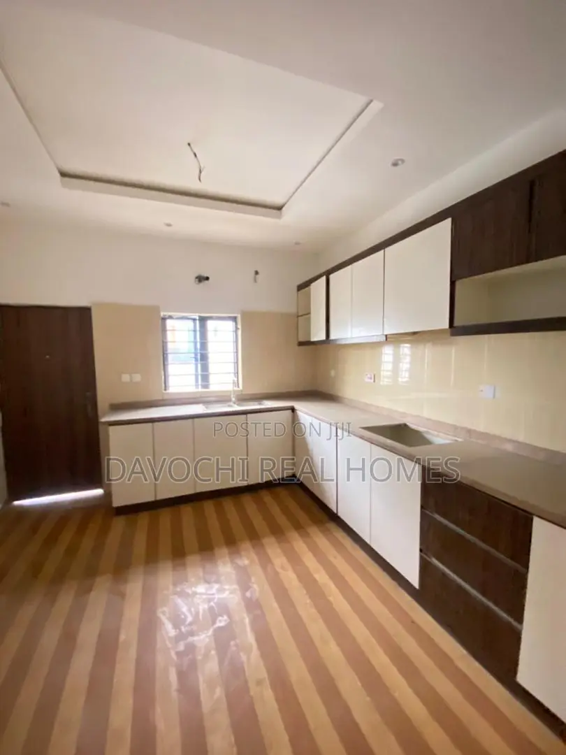 4bdrm Duplex In Lekki Expressway For Sale in Lekki Expressway