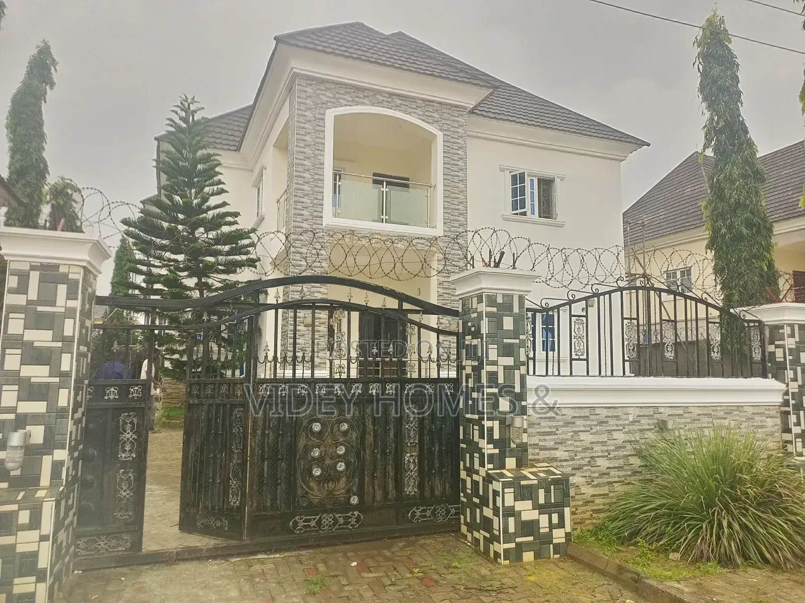 4bdrm Duplex in Standard Estate, Galadimawa for rent in Galadimawa