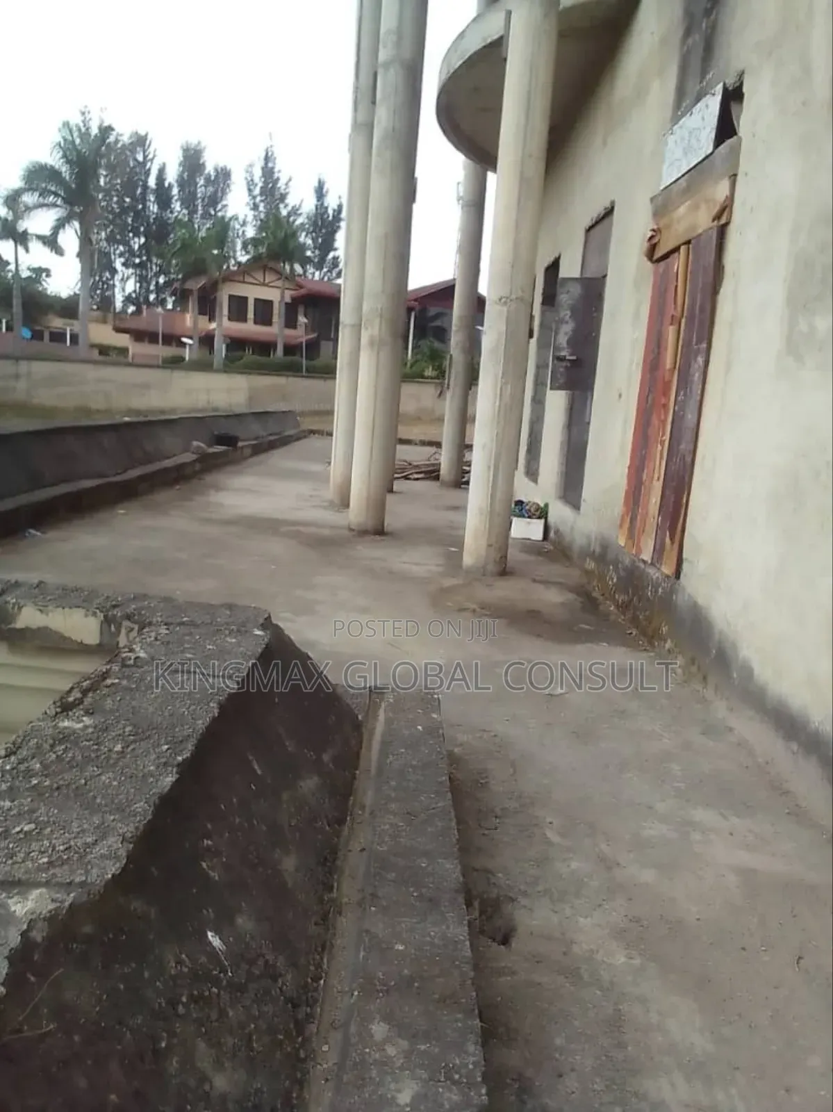 Uncompleted Building for Hotel, Office and Mall, 4 Floors. in Maitama