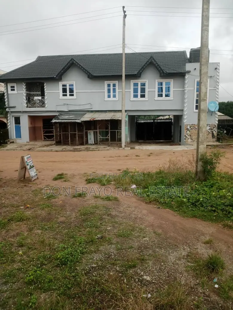 5 Units 1 Beds , 3 Beds Apt + 3 Shops at Obantoko Abeokuta in Abeokuta South