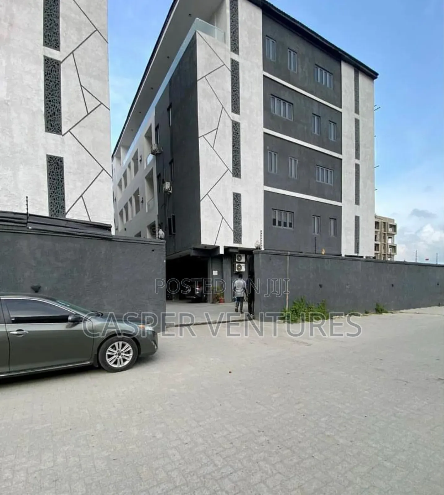 1bdrm Room & Parlour in Admiralty, Lekki Phase 1 for rent in Lekki Phase 1
