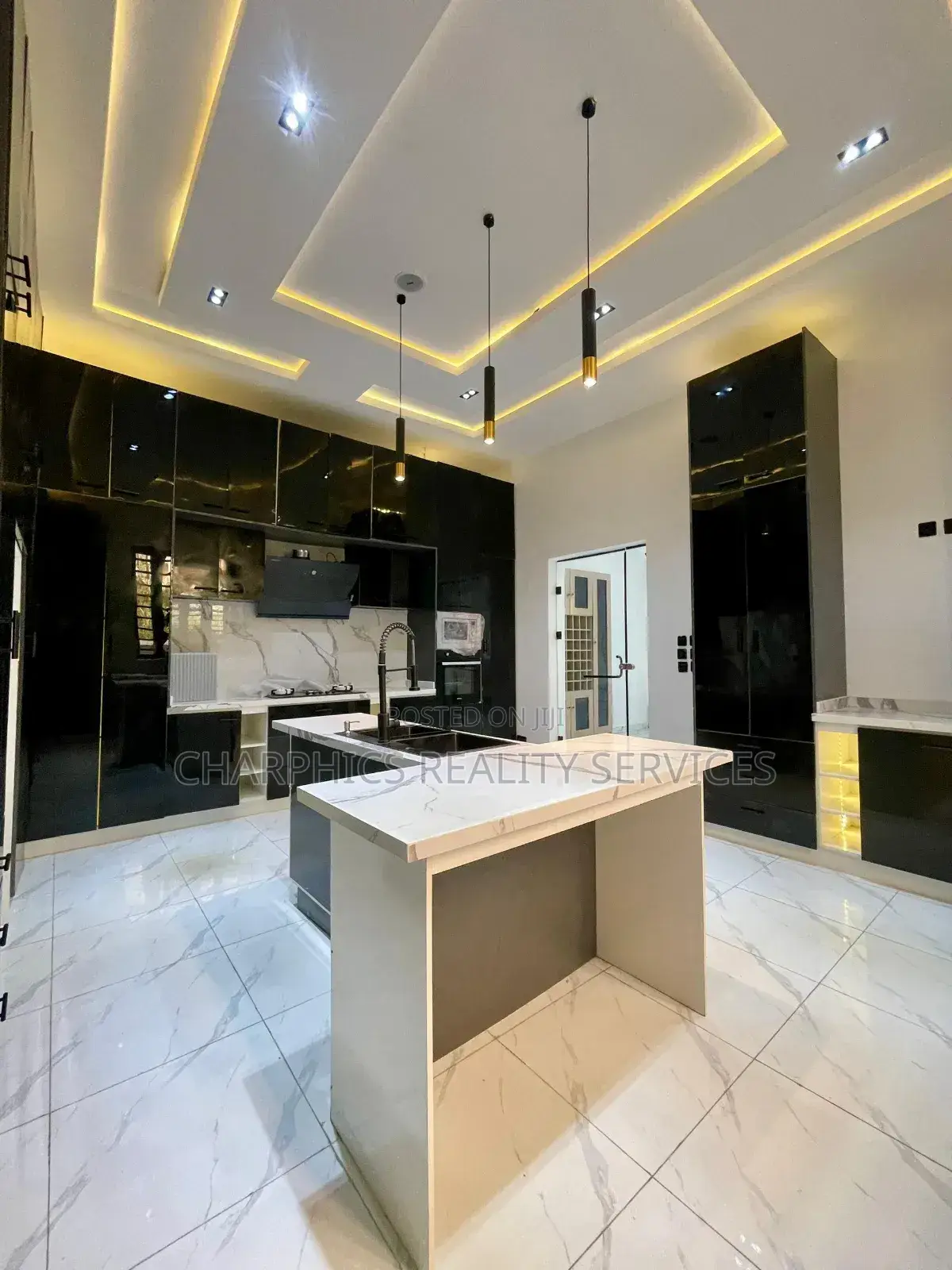 5bdrm Duplex in Ajah for sale in Ajah