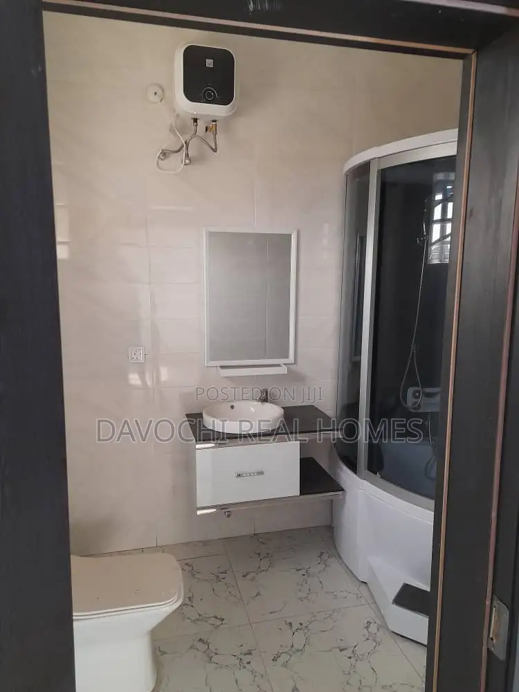 4bdrm Duplex in Lekki Expressway for sale in Lekki Expressway