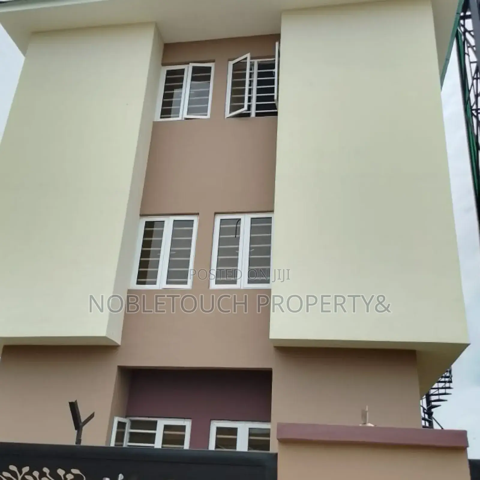 2bdrm Block of Flats in Berger Lagos for sale in Berger