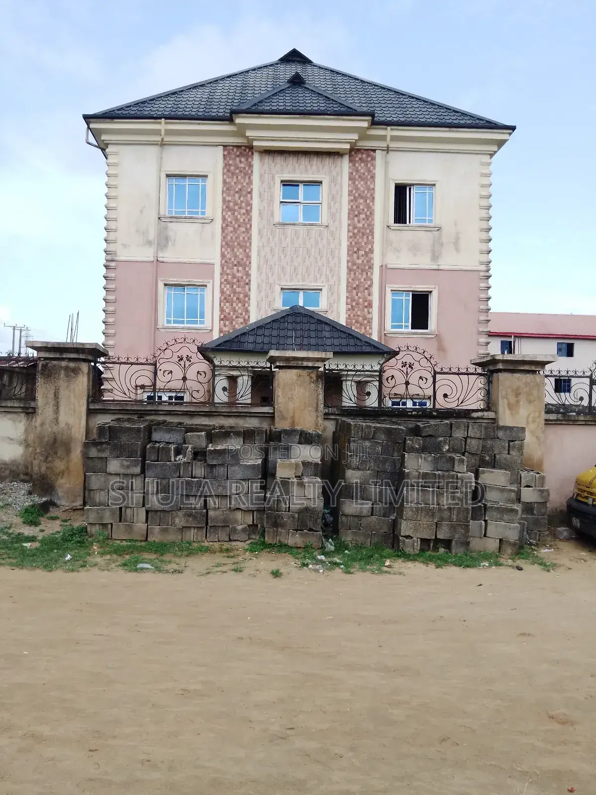 35 Rooms Hotel at Abule Era Ijaninkin Ojo Lagos in Ojo