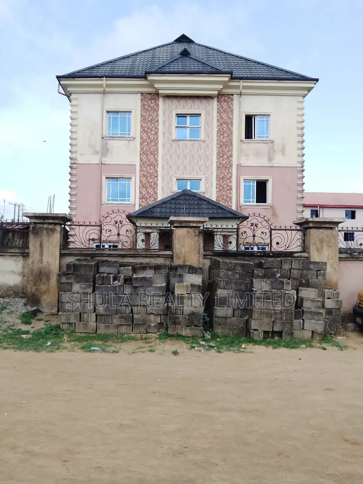 35 Rooms Hotel at Abule Era Ijaninkin Ojo Lagos in Ojo
