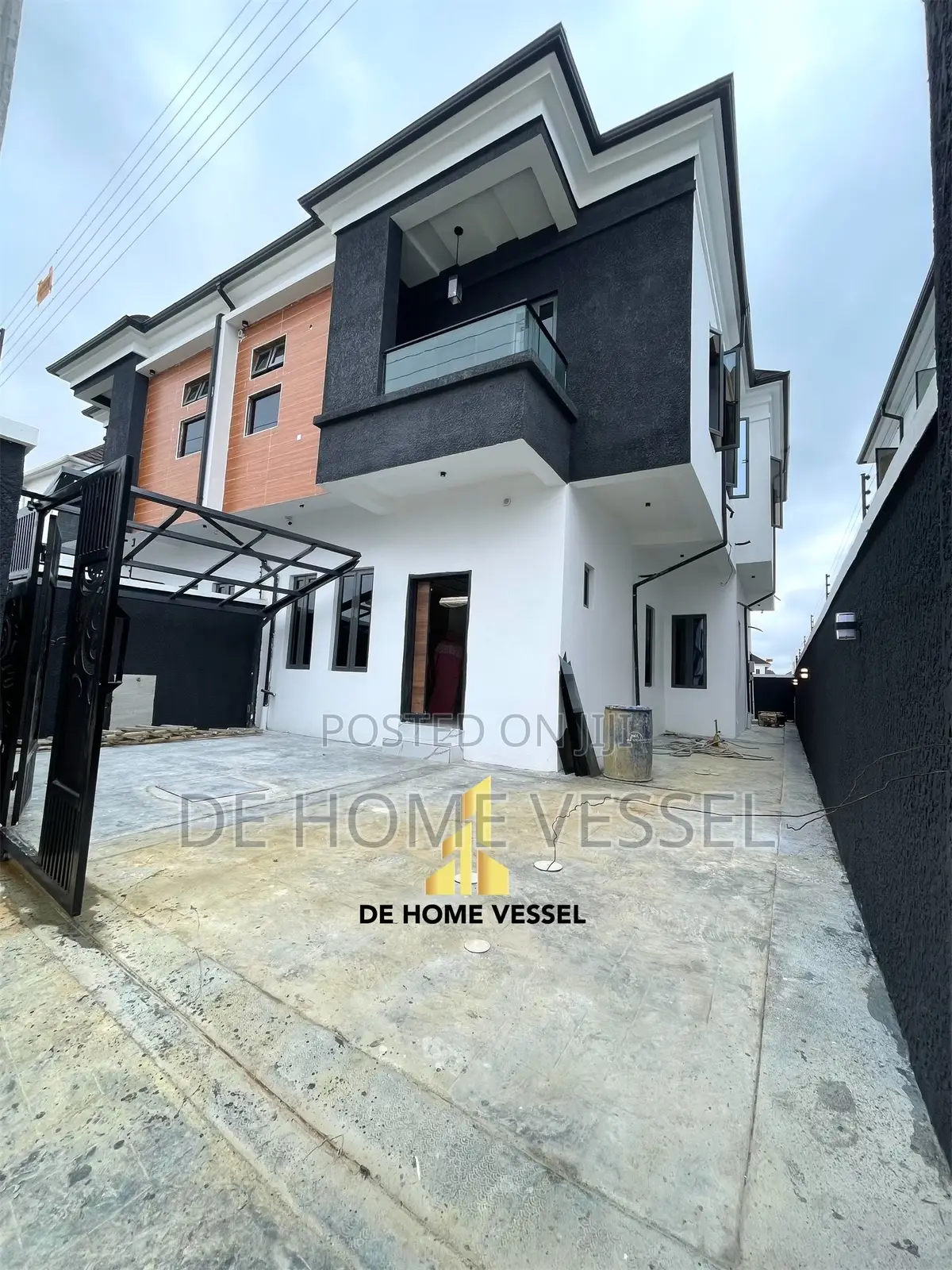 4bdrm Duplex in Lekki for sale in Lekki