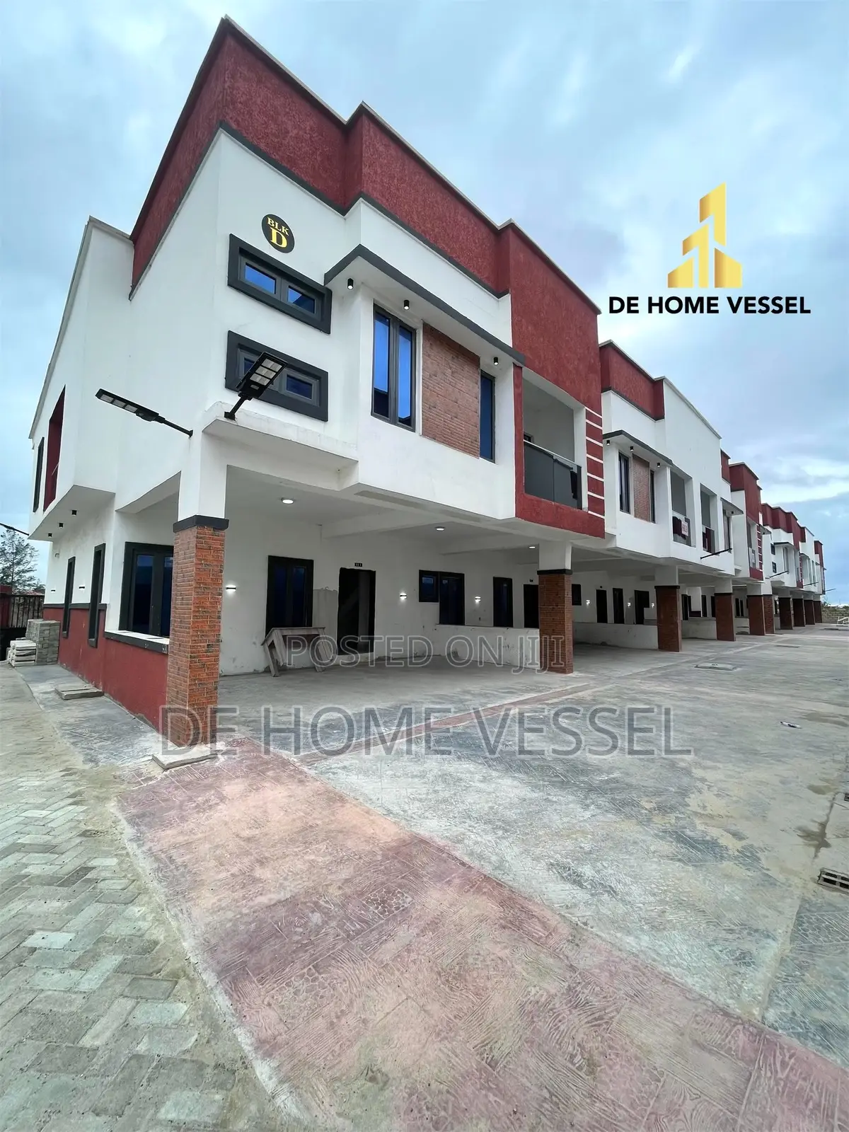3bdrm Townhouse/Terrace in Lekki for Sale in Lekki