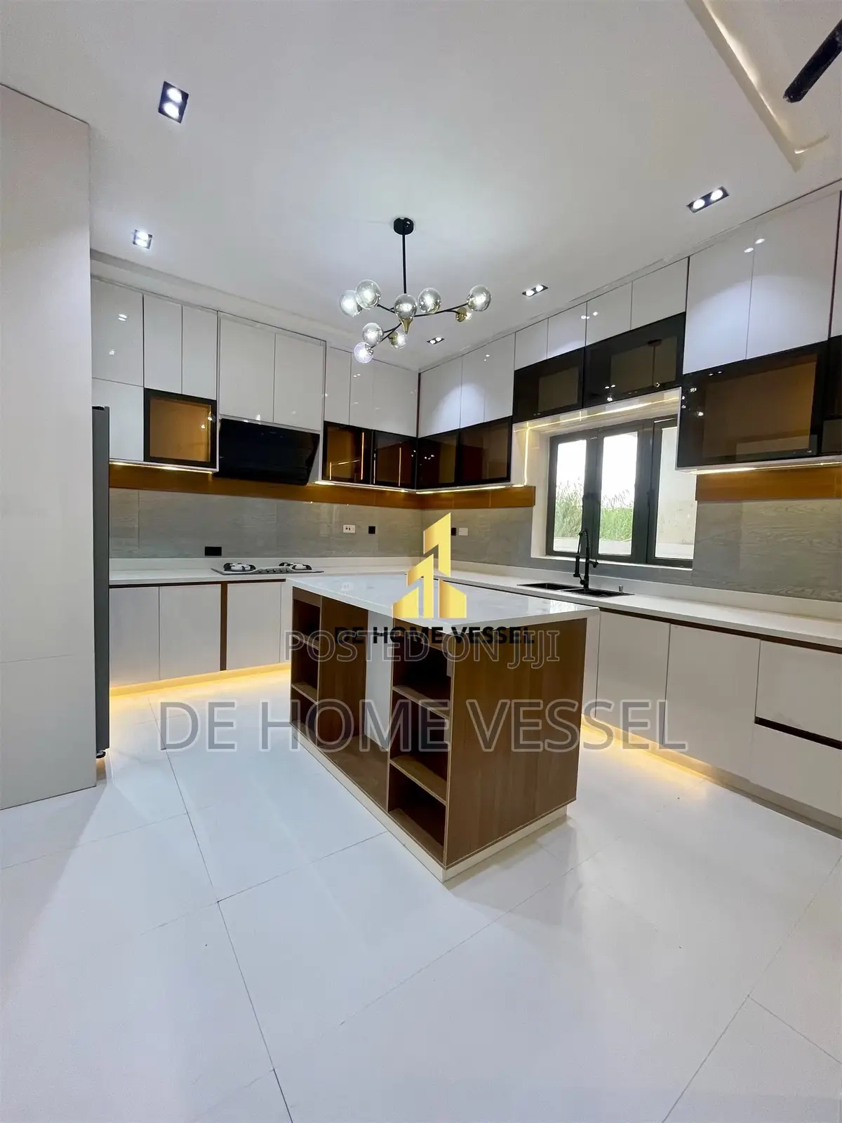 5bdrm Duplex in Lekki for sale in Lekki