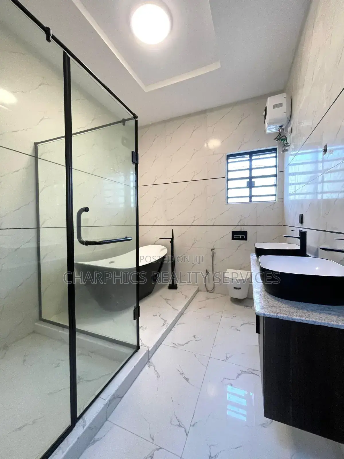 5bdrm Duplex in Ikota for sale in Ikota