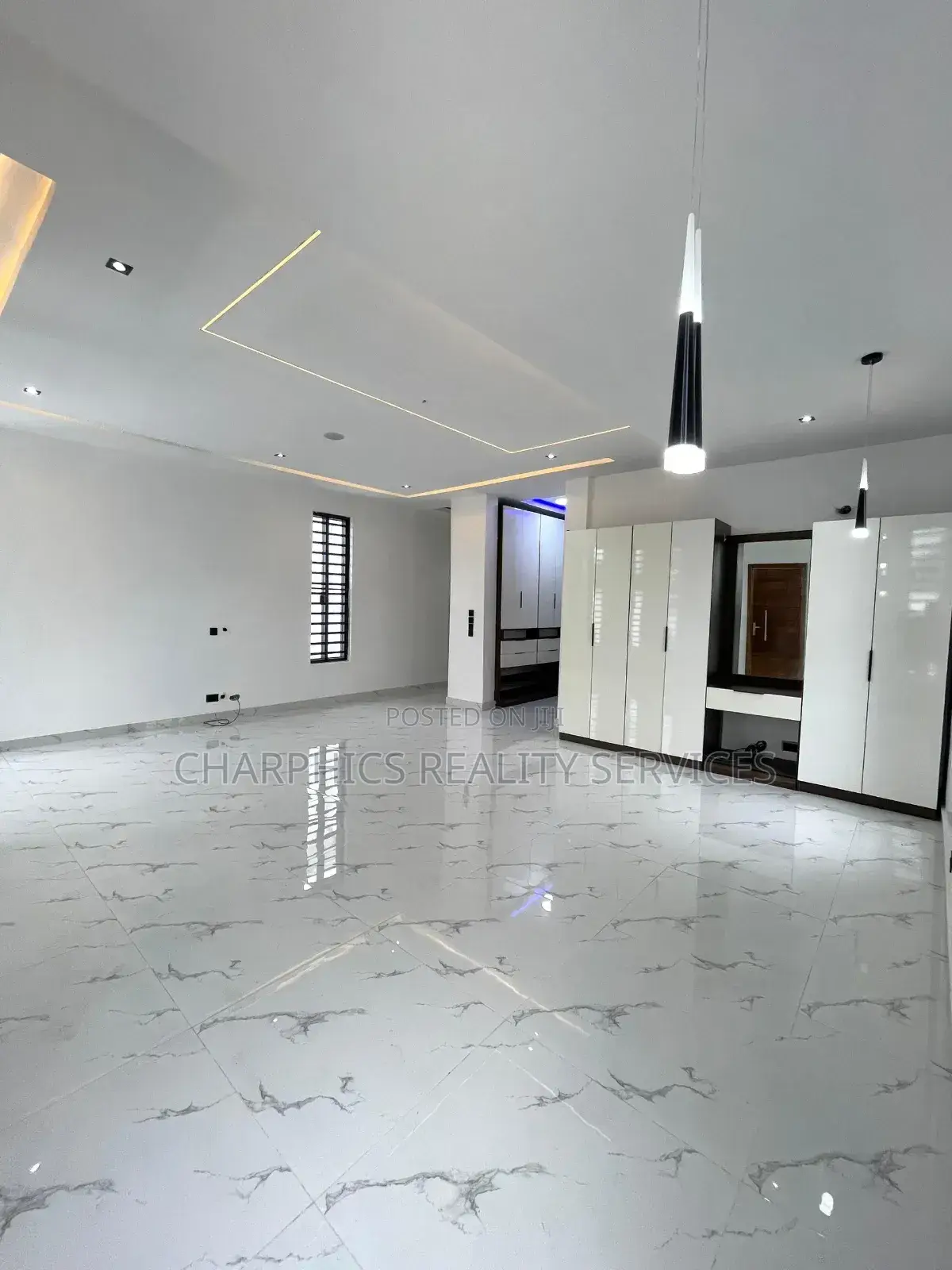 5bdrm Duplex in Ikota for sale in Ikota