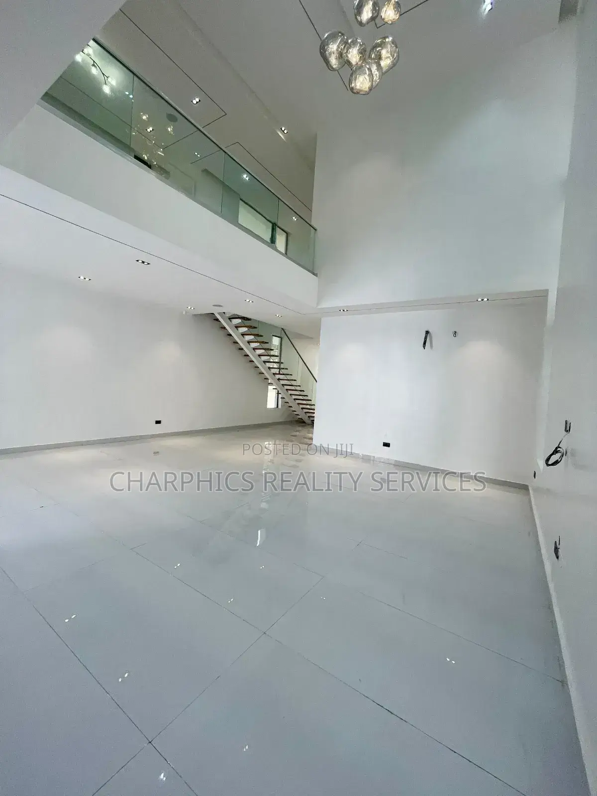 5bdrm Duplex in Ikota for sale in Ikota