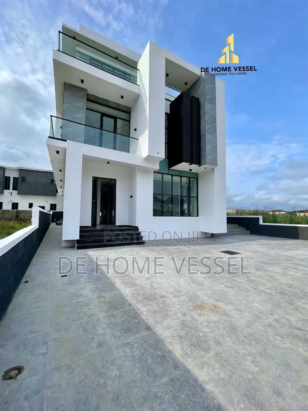 5bdrm Duplex in Ikota for sale in Ikota