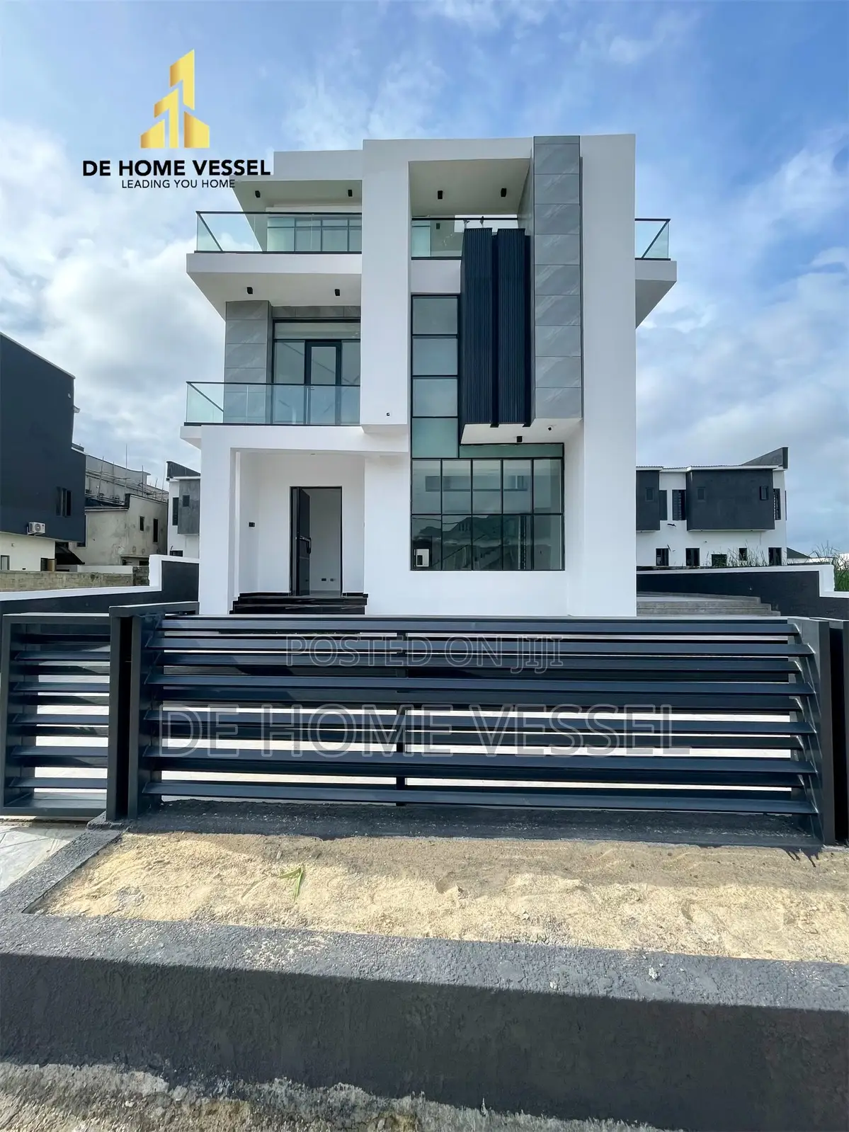 5bdrm Duplex in Ikota for sale in Ikota