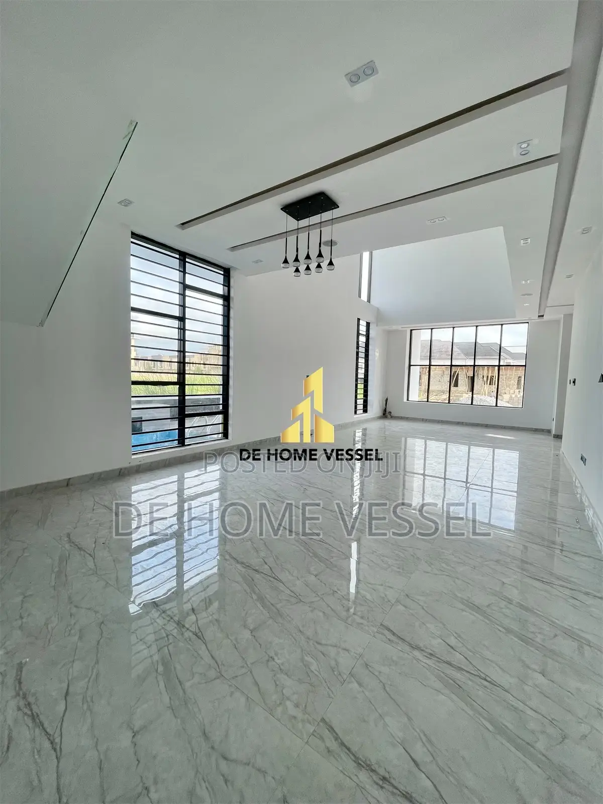 5bdrm Duplex in Ikota for sale in Ikota