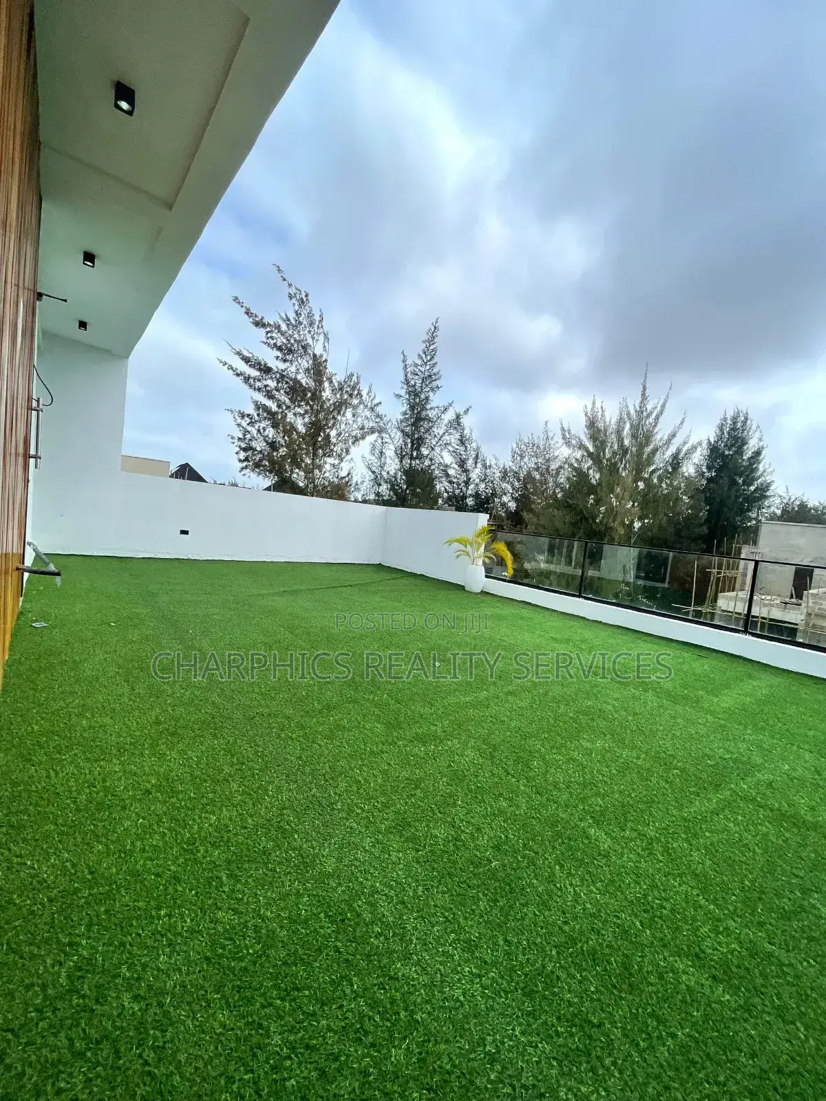 5bdrm Duplex in Ikota for sale in Ikota