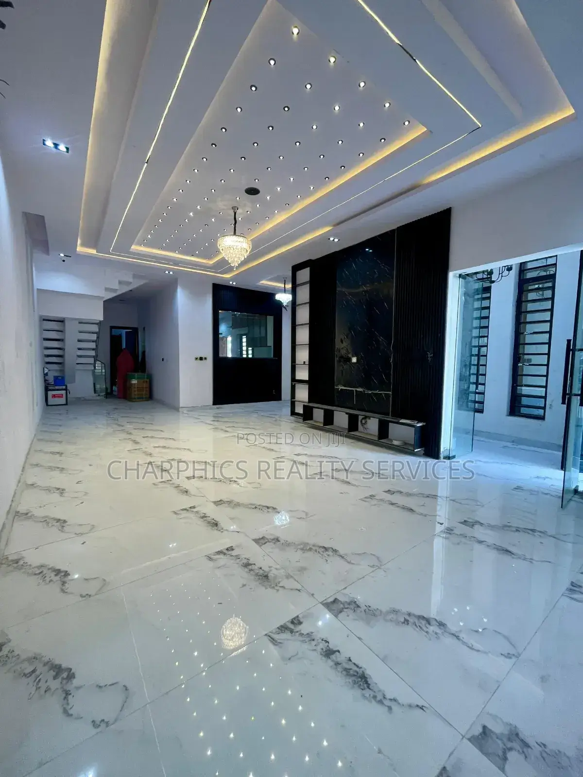 5bdrm Duplex in Ikota for sale in Ikota