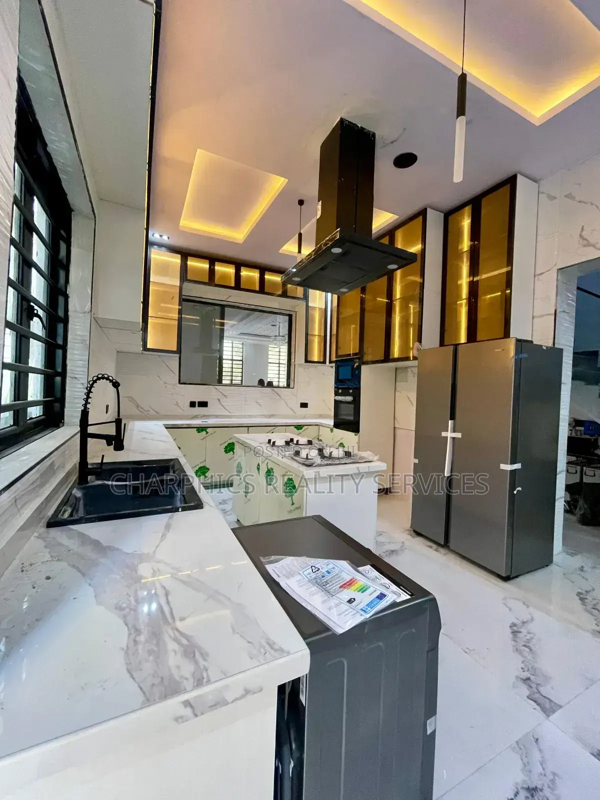 5bdrm Duplex in Ikota for sale in Ikota