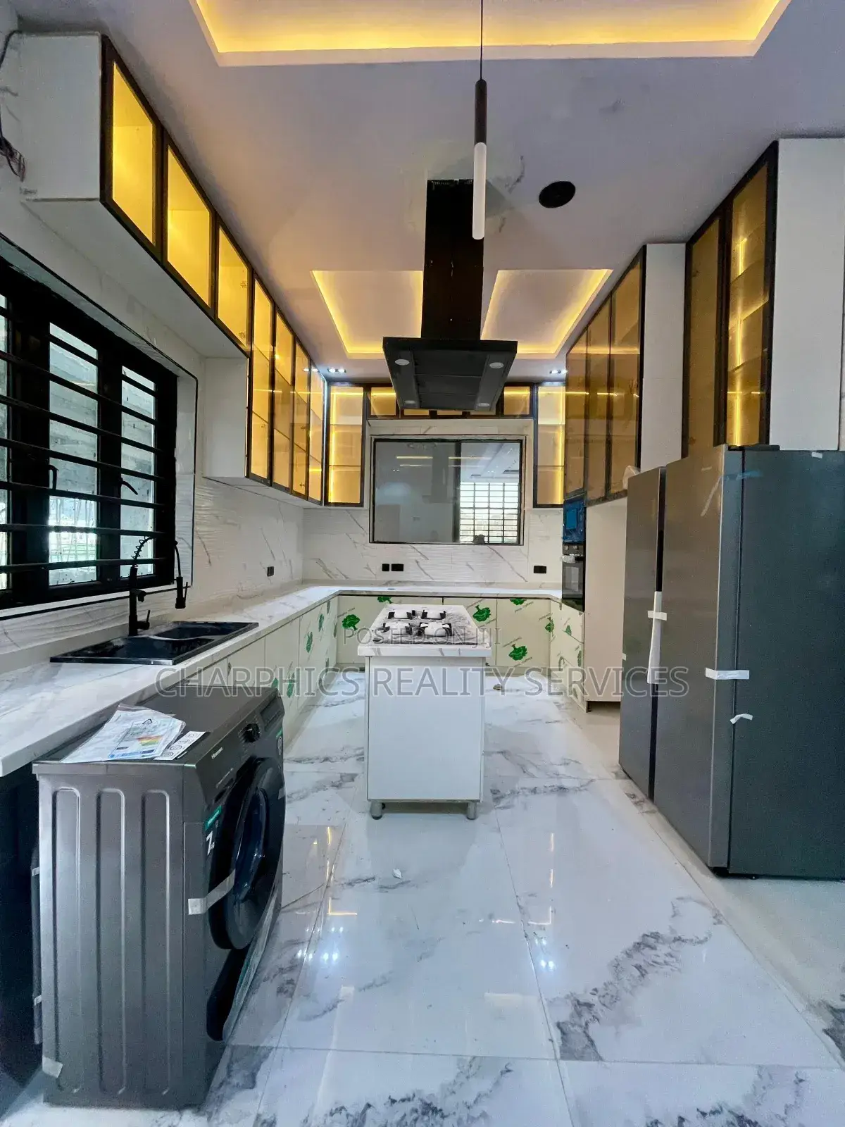 5bdrm Duplex in Ikota for sale in Ikota