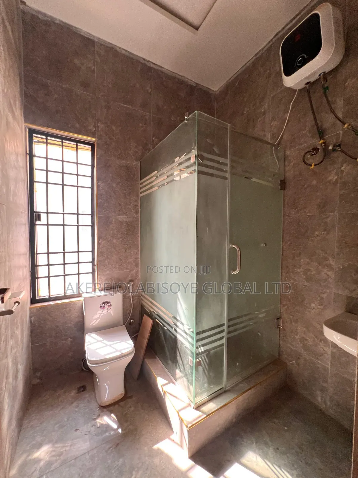 7bdrm Penthouse in In An Estate Karsana for sale in Gwarinpa
