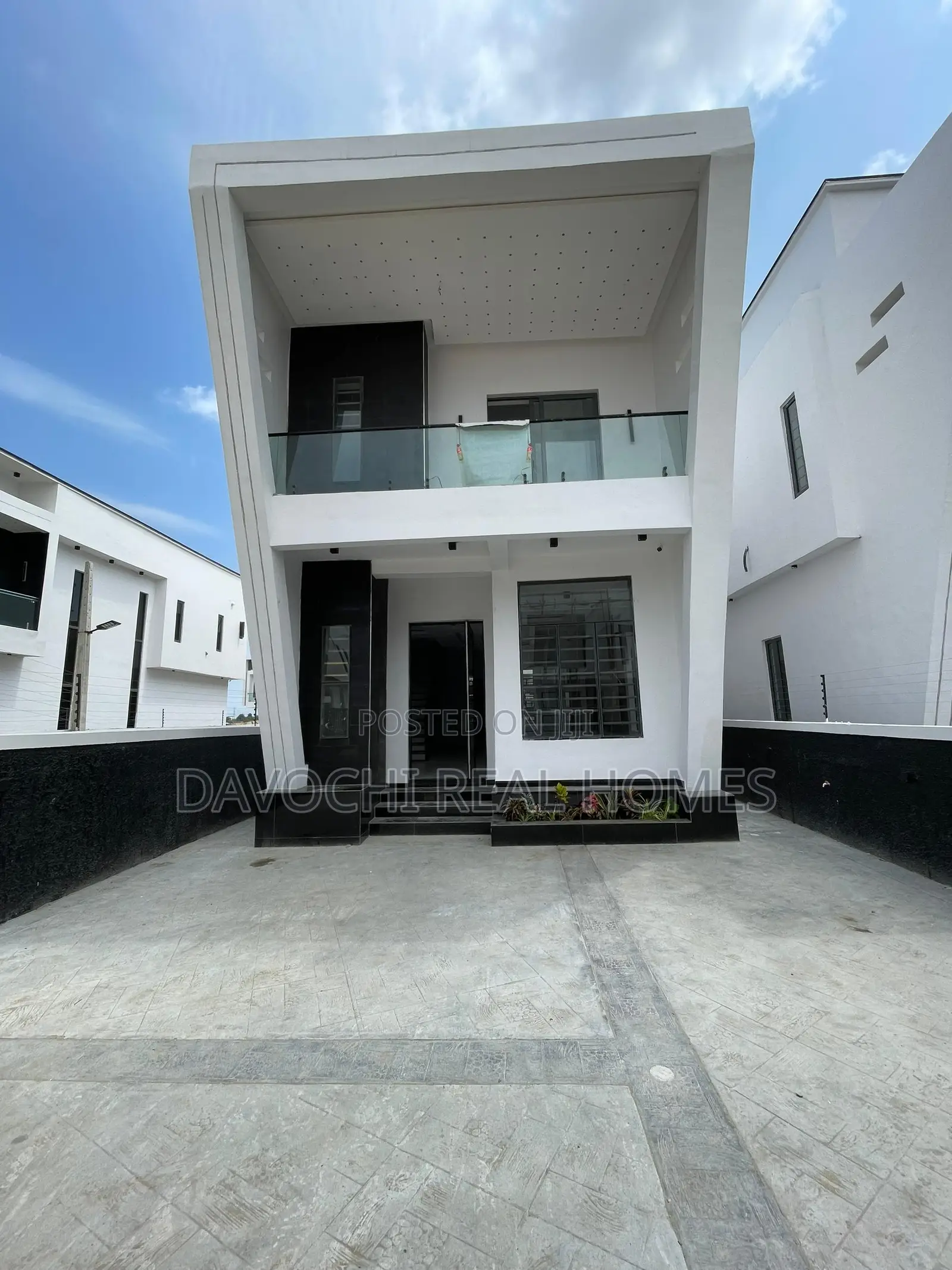 4bdrm Duplex in Off Lekki-Epe Expressway for sale in Off Lekki-Epe Expressway