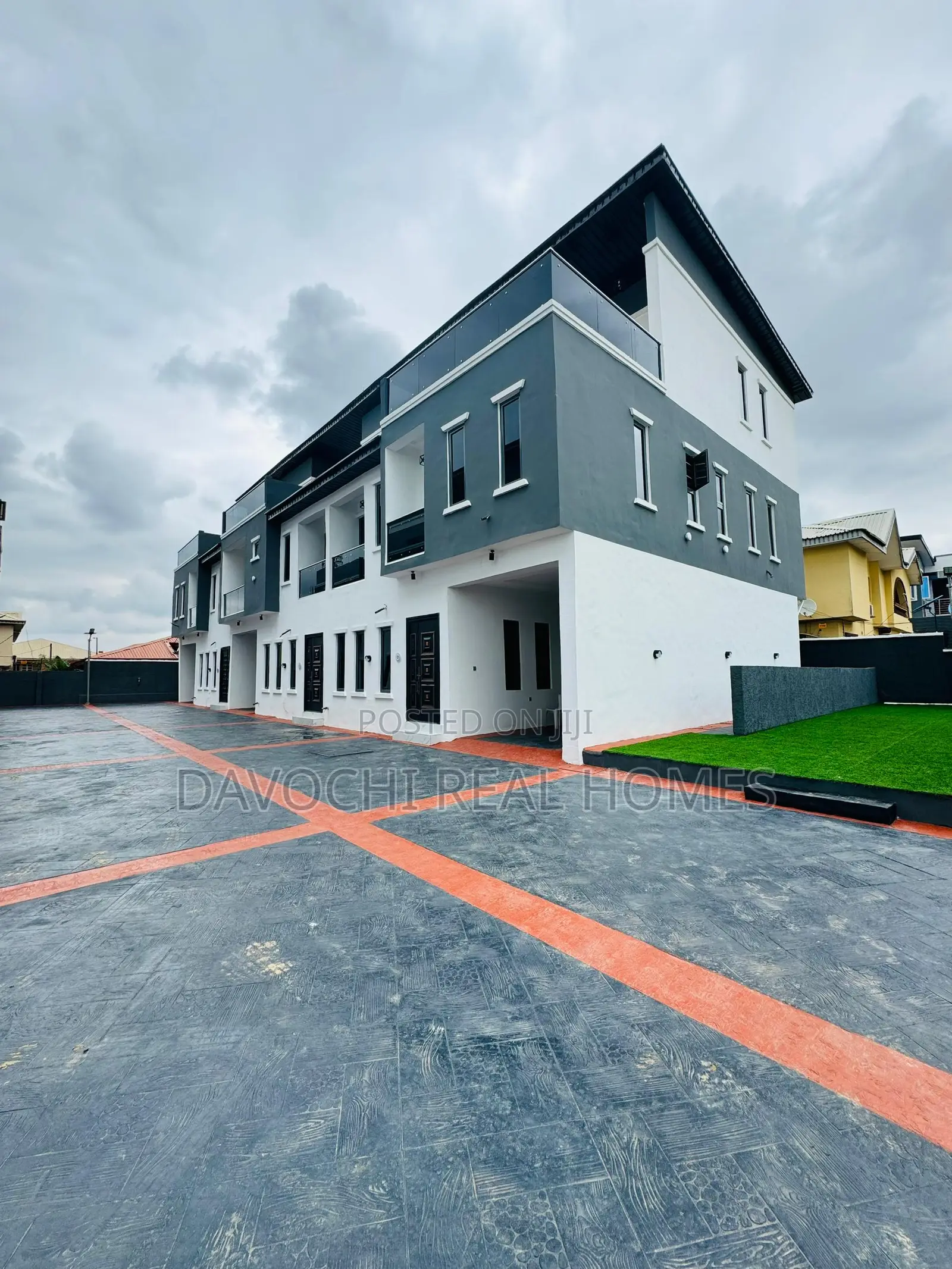 4bdrm Duplex in GRA Phase 1 for sale in GRA Phase 1