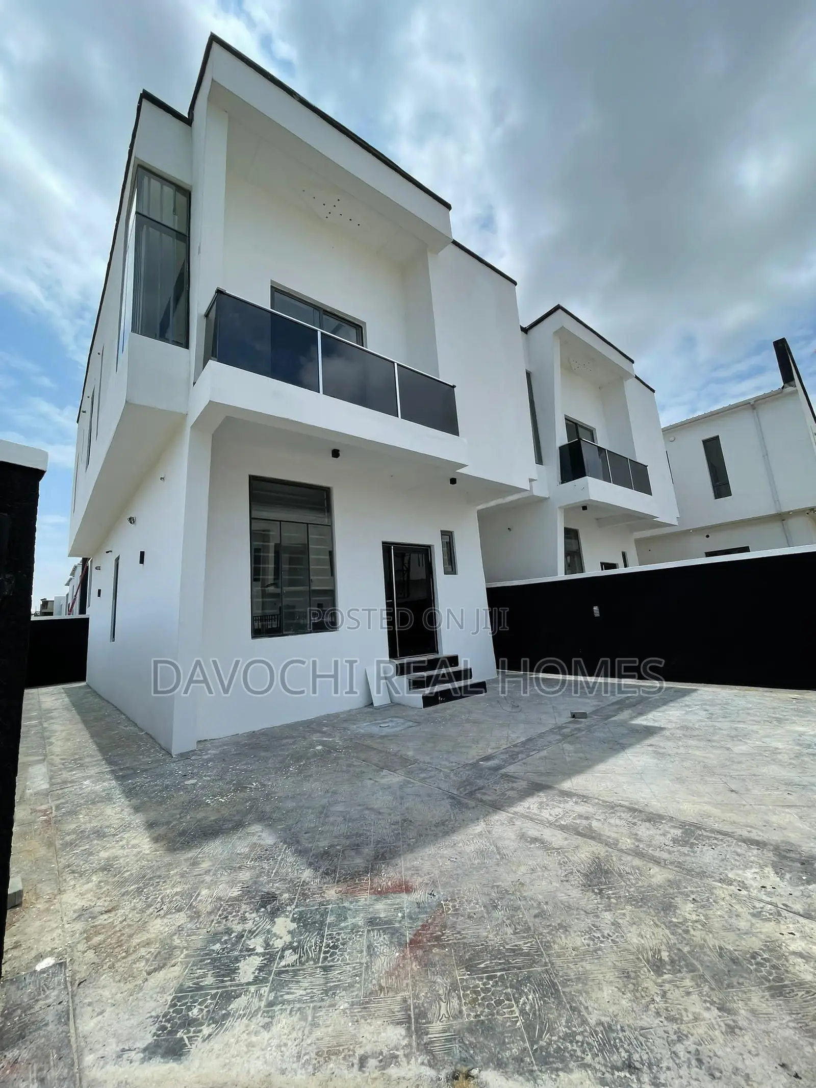 4bdrm Duplex in Off Lekki-Epe Expressway for sale in Off Lekki-Epe Expressway