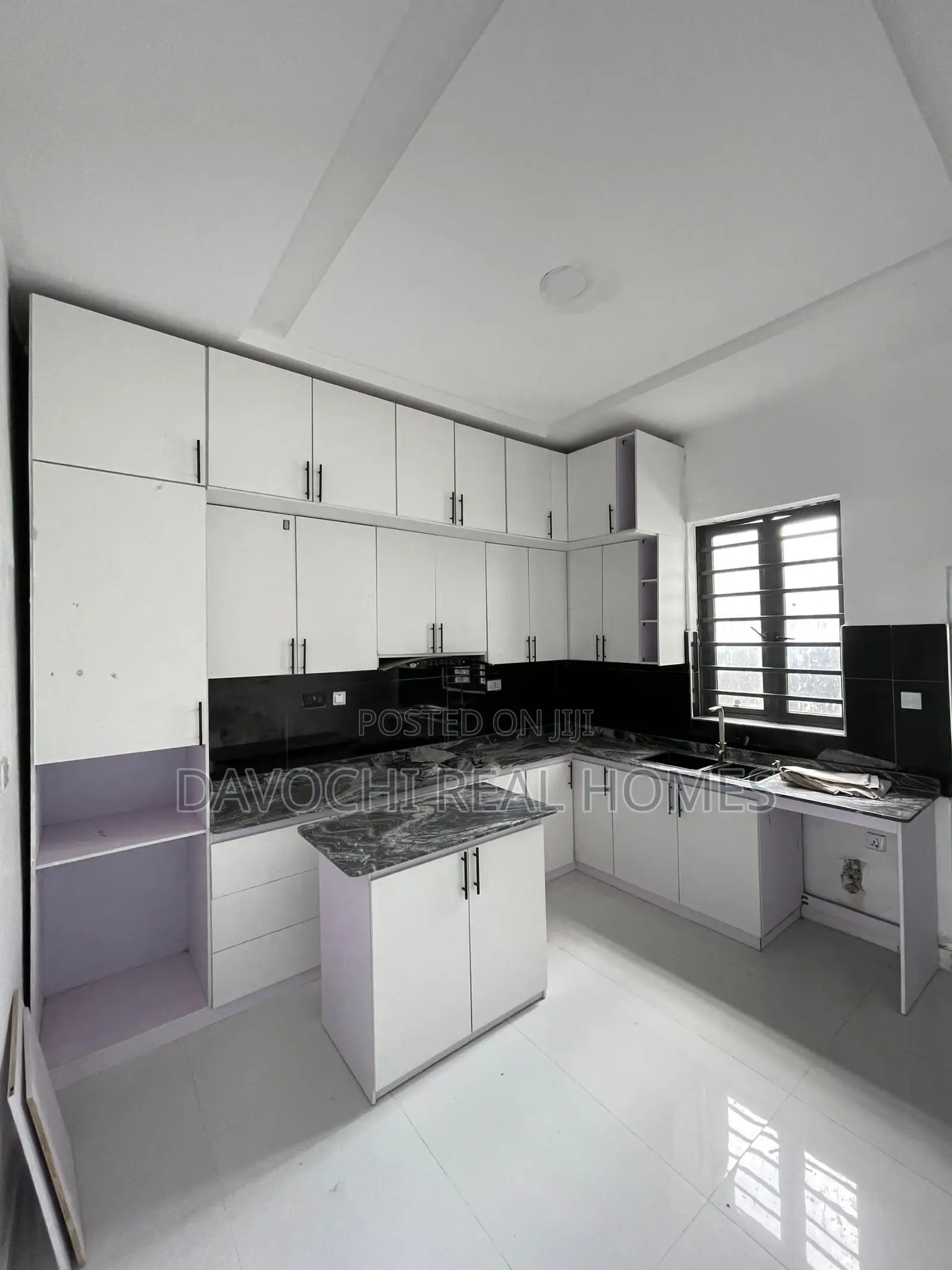 4bdrm Duplex in Off Lekki-Epe Expressway for sale in Off Lekki-Epe Expressway