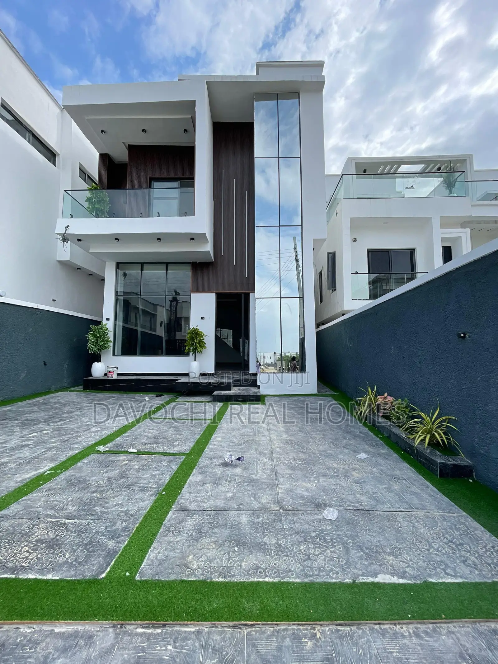 5bdrm Duplex in Off Lekki-Epe Expressway for sale in Off Lekki-Epe Expressway
