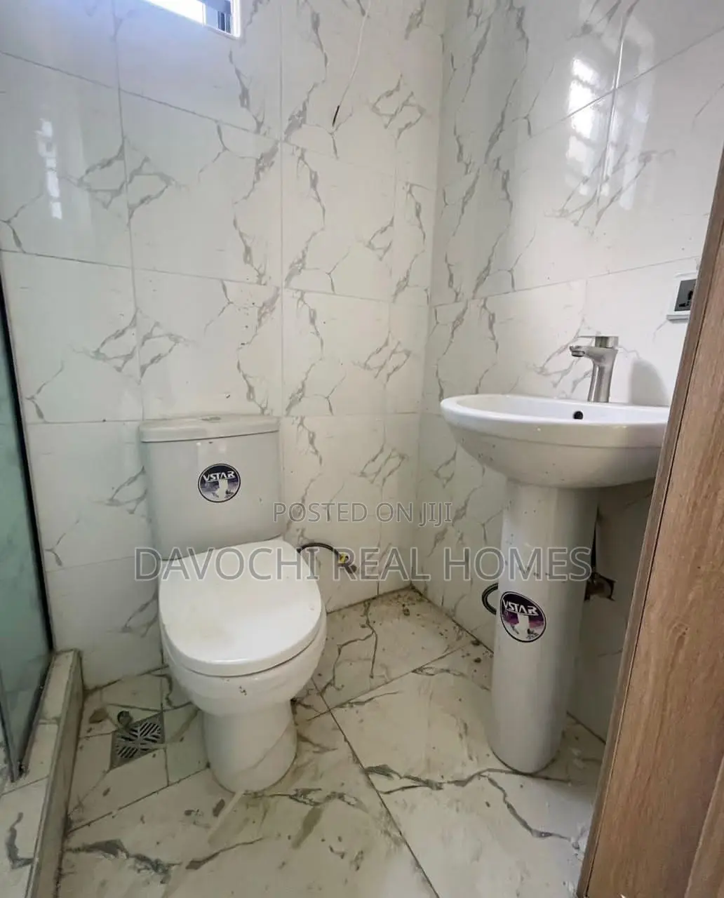 4bdrm Duplex in Ikota for sale in Ikota