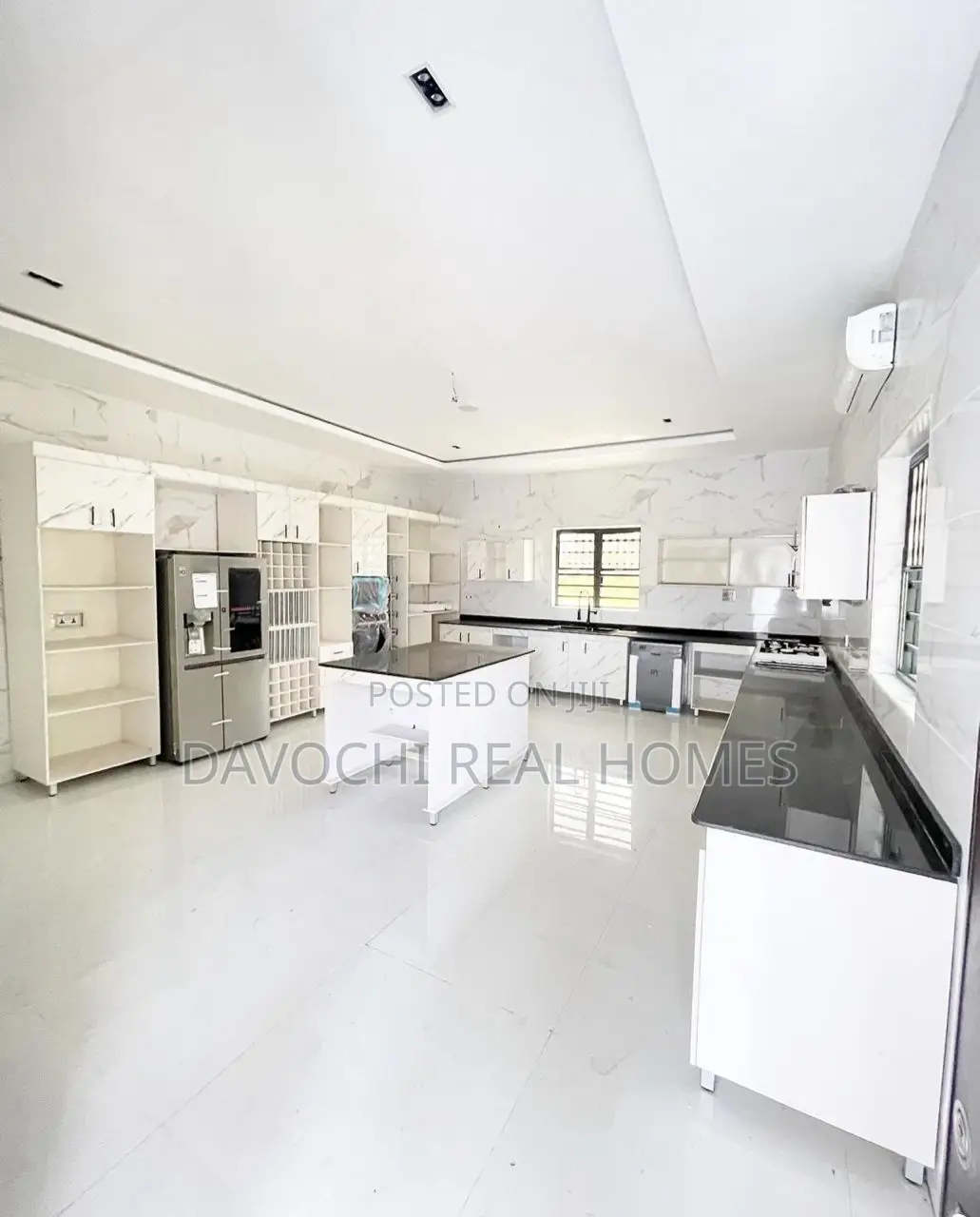 5bdrm Duplex in Off Lekki-Epe Expressway for sale in Off Lekki-Epe Expressway