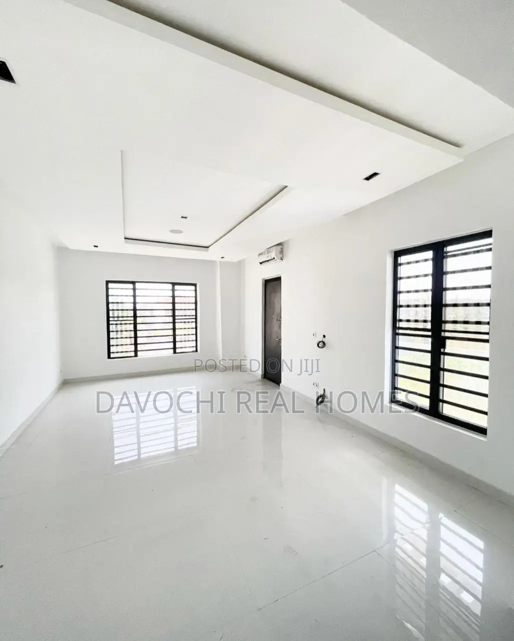 5bdrm Duplex in Off Lekki-Epe Expressway for sale in Off Lekki-Epe Expressway