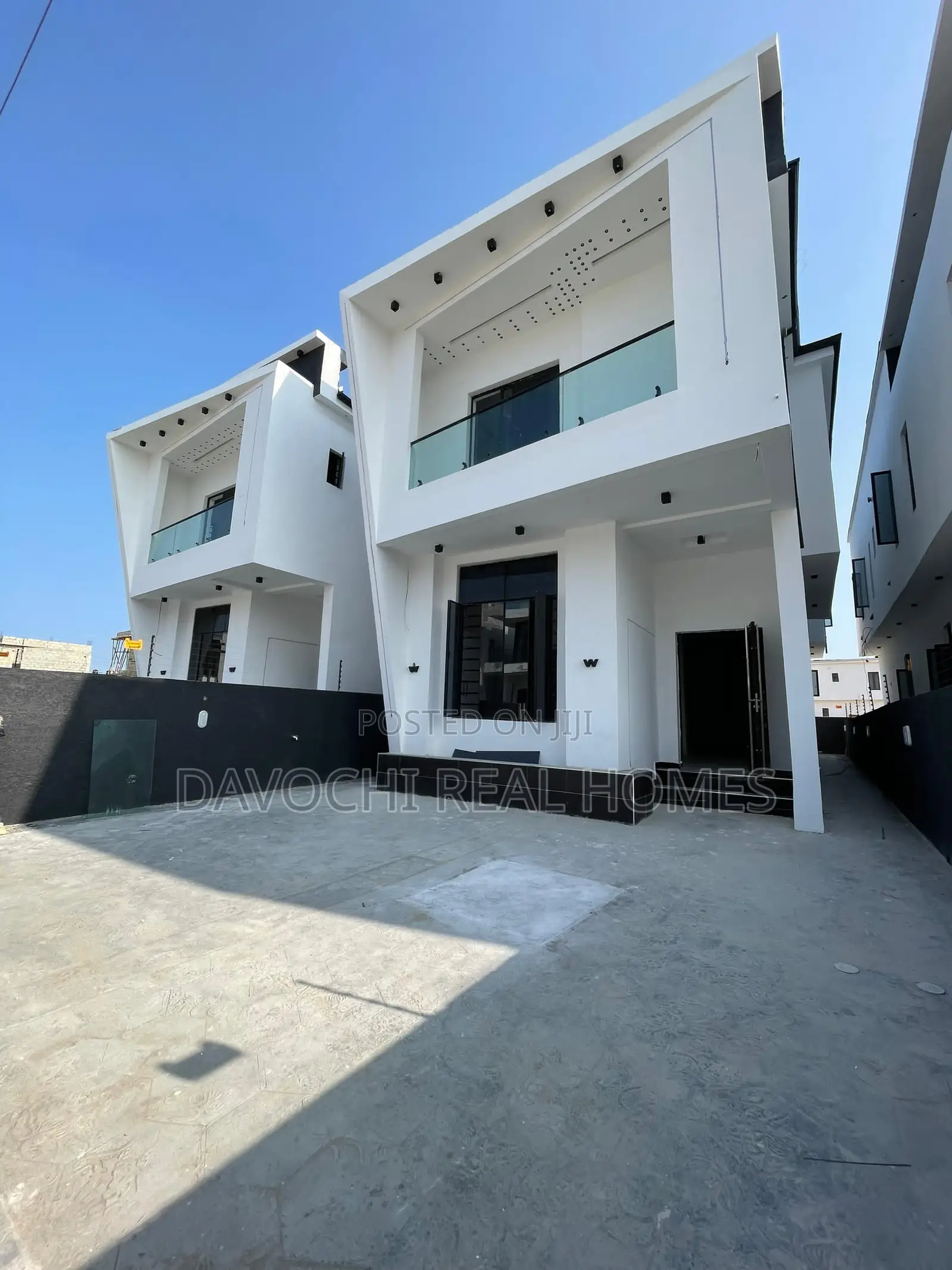 5bdrm Duplex in Off Lekki-Epe Expressway for sale in Off Lekki-Epe Expressway
