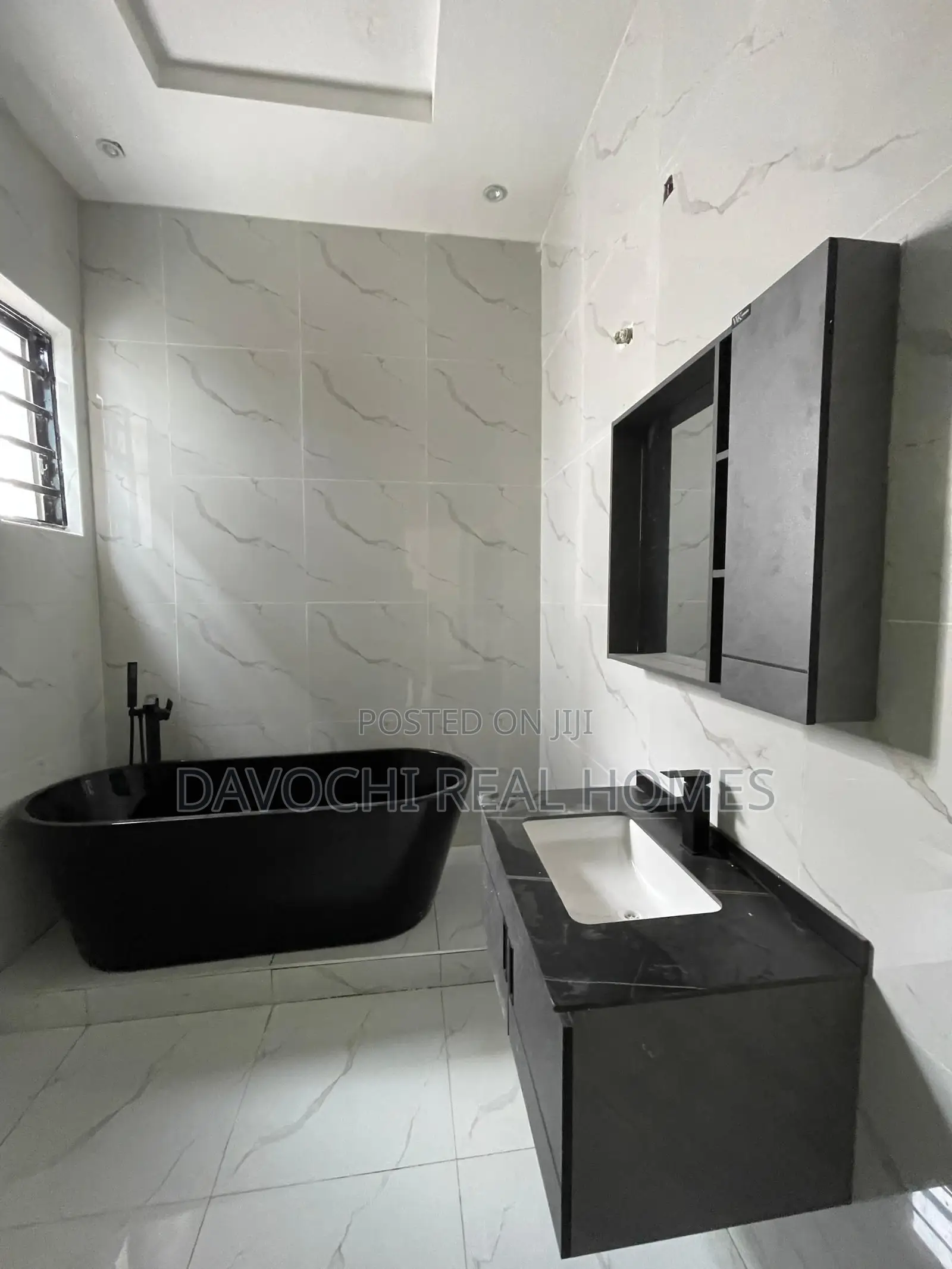 5bdrm Duplex in Off Lekki-Epe Expressway for sale in Off Lekki-Epe Expressway