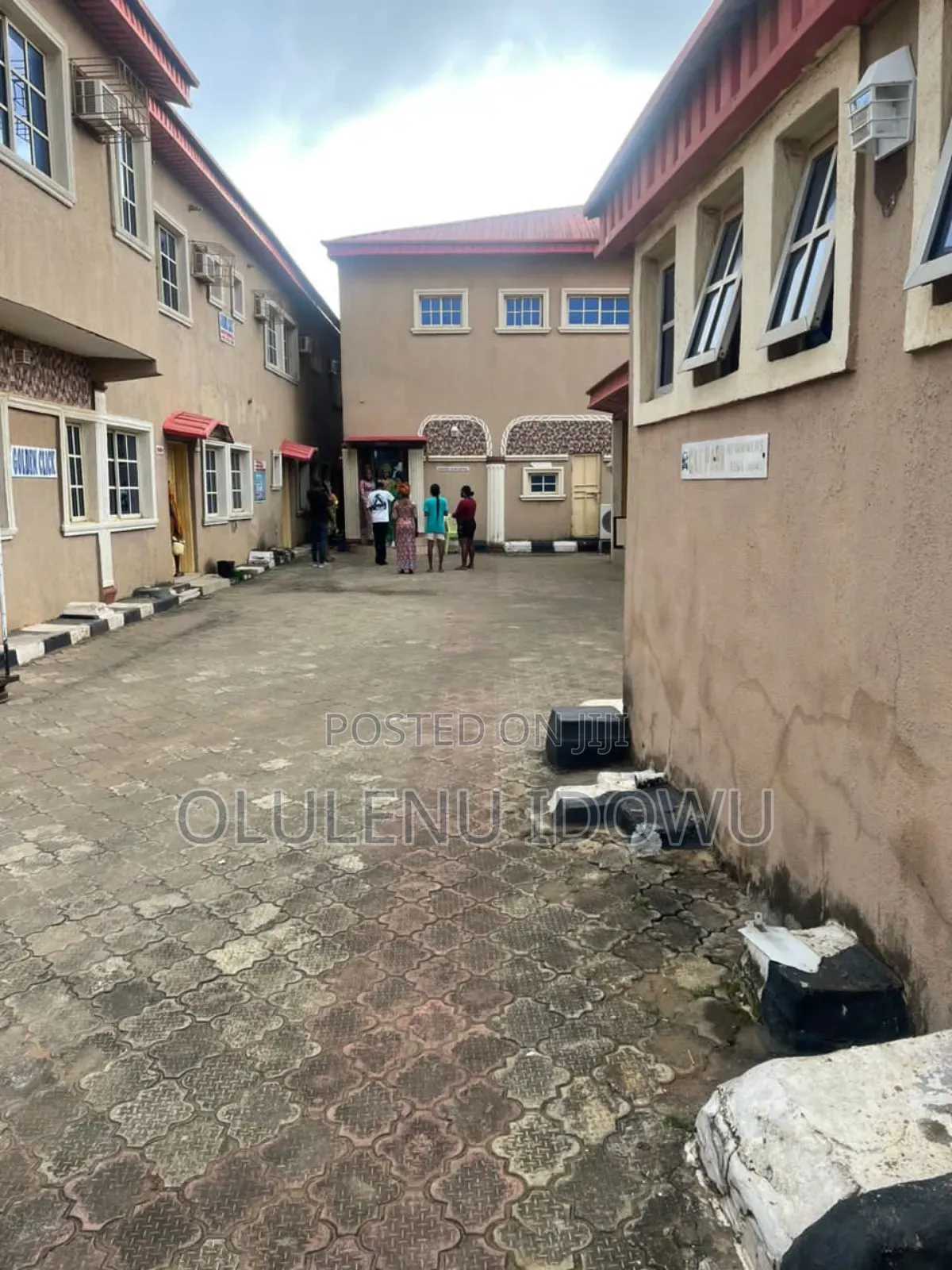 For Sale 29 Rooms With 2000 Hall Capacity for Sale Baruwa in Alimosho