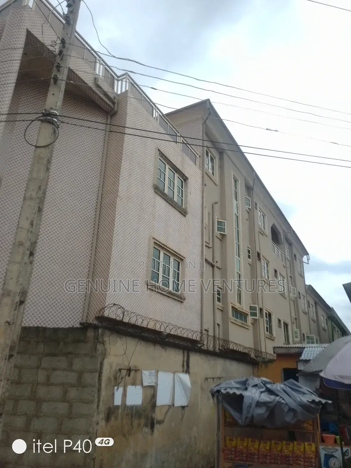 28 Rooms Hospital Building on a Full Plot With C of O for Sale/ Lease in Agric