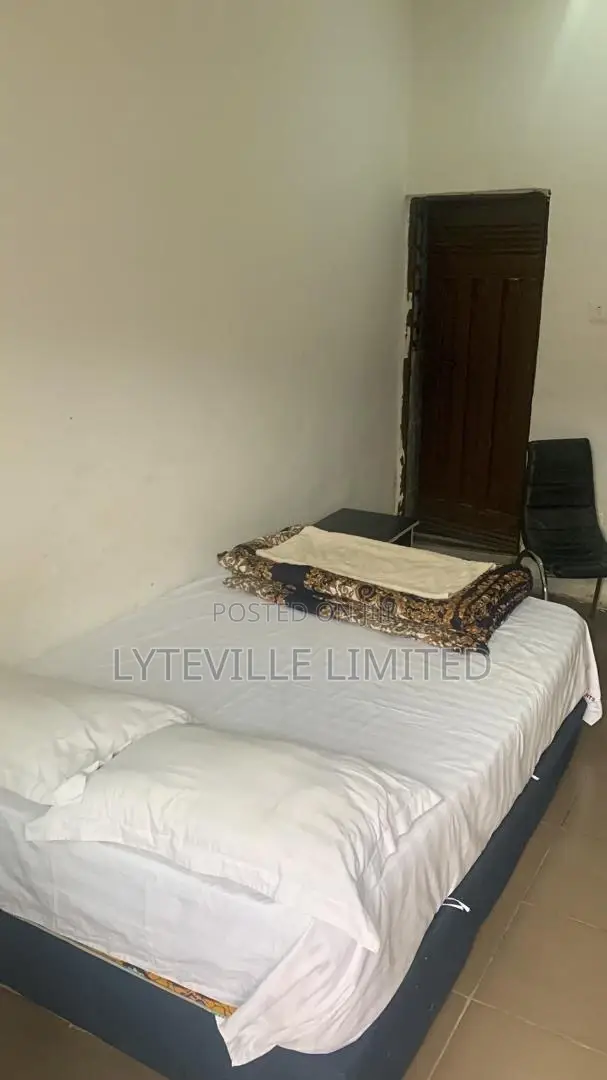 Single Room in Mbora