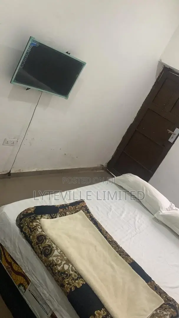 Single Room in Mbora